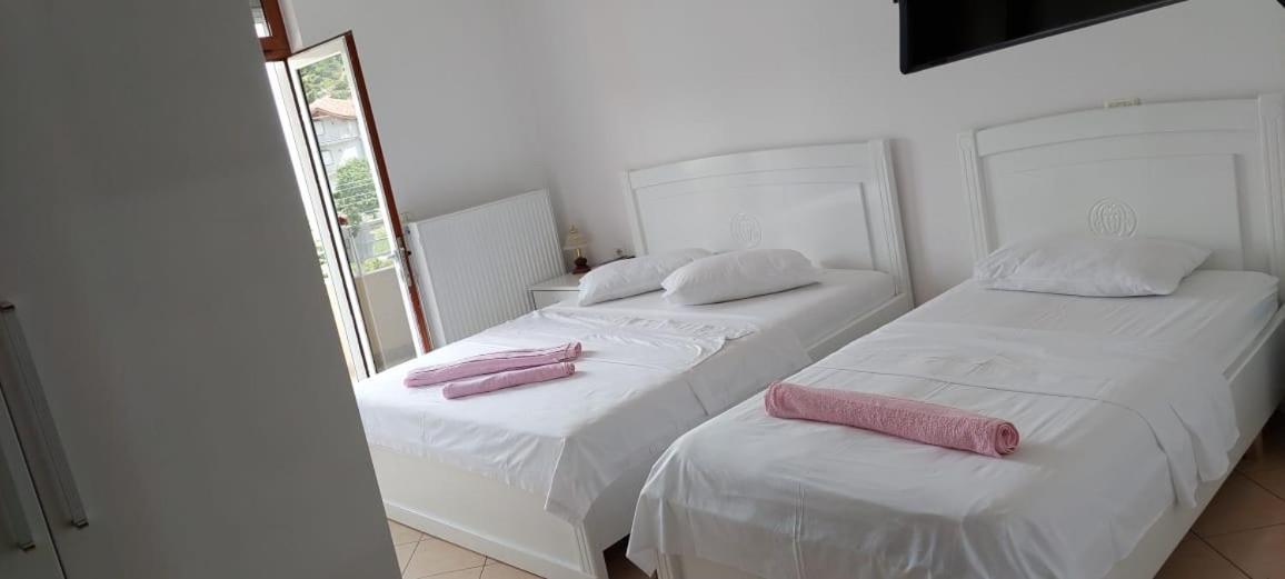 Hotel Vila Toska Piskupat Dış mekan fotoğraf