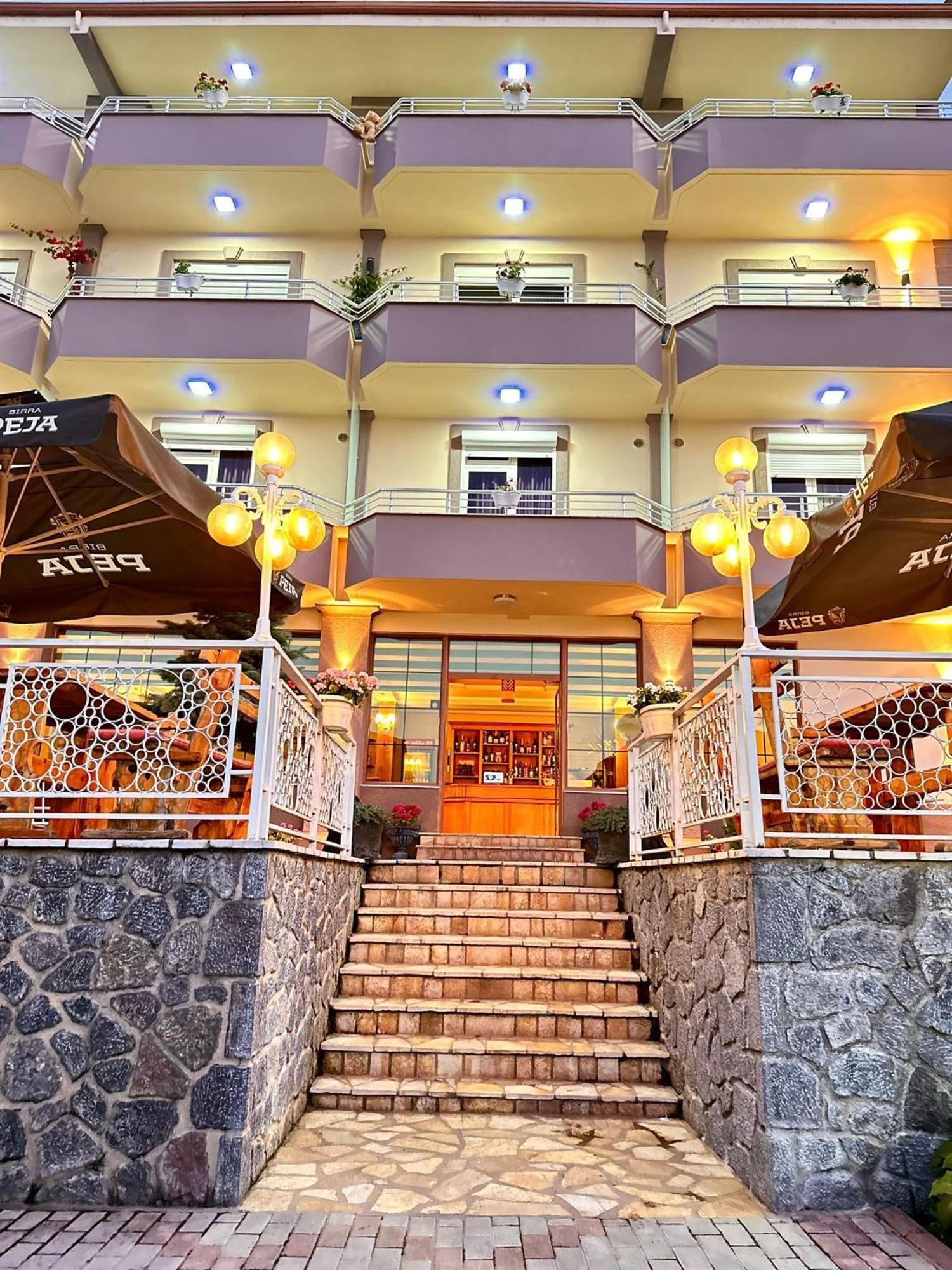 Hotel Vila Toska Piskupat Dış mekan fotoğraf
